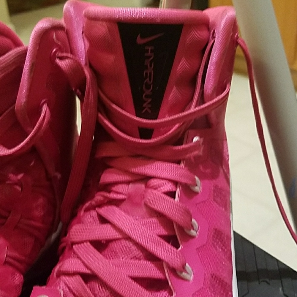 Nike Hyperdunk Sneakers - Picture 2 of 5